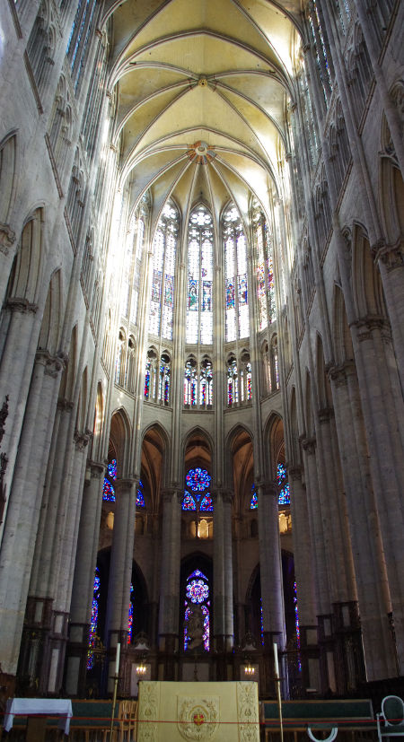 Le choeur de la cath&eacute;drale de Beauvais- photo ABC